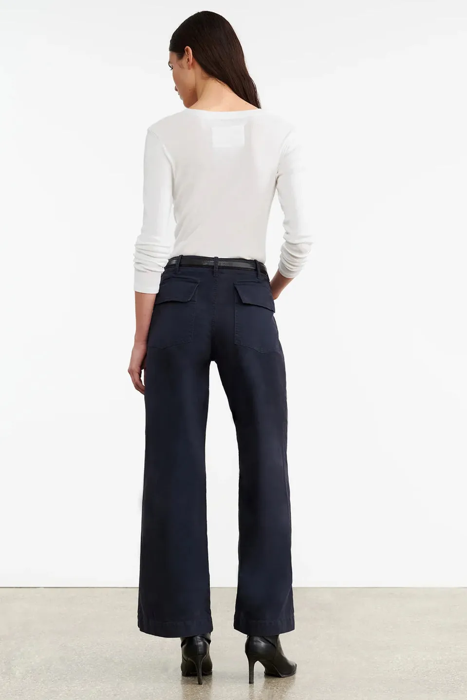 NILI LOTAN Leon Boy Pant in Midnight